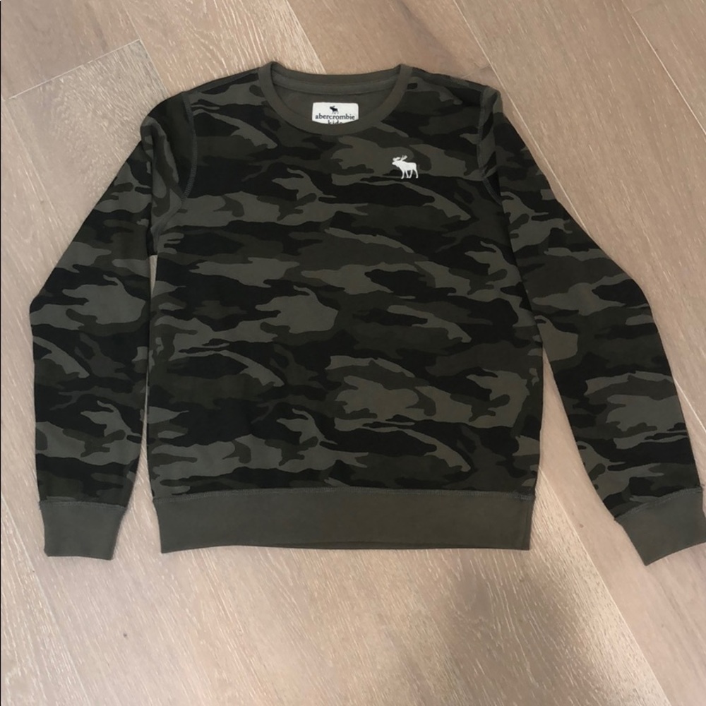 Abercrombie kids camo crewneck sweatshirt, new